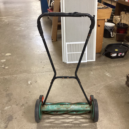 Manual lawn mower