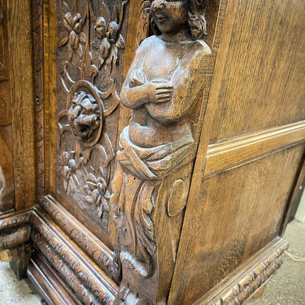 19th Century French Renaissance Revival Carved Oak Sideboard with Mirror