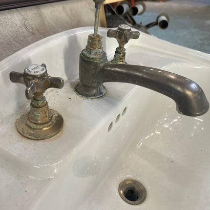 Kohler sink with original hardware