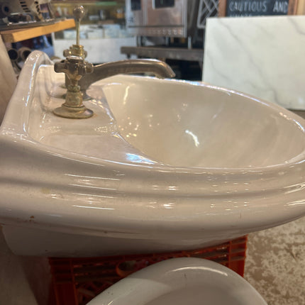 Kohler sink with original hardware