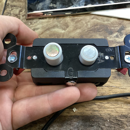 Push button light switch