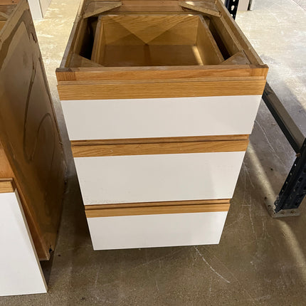 18”W White/Oak Base Cabinet