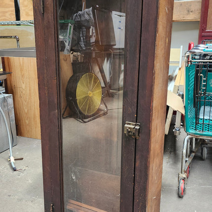 Built-in Hutch