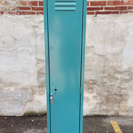 1 Space Locker, 18